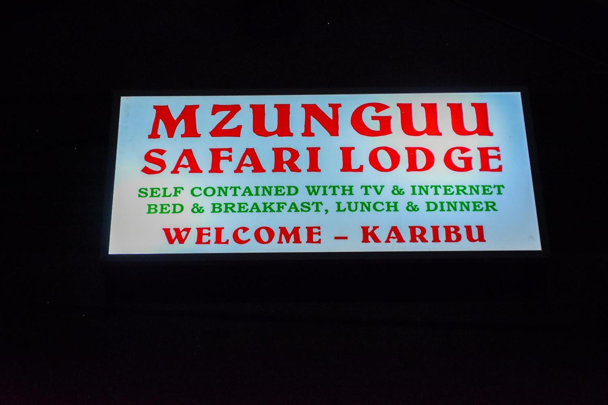 Mzunguu Safari Lodge Usa River Экстерьер фото